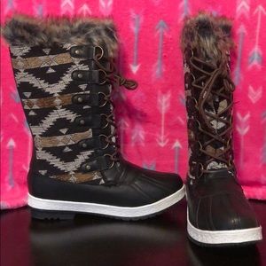 Women’s snow boots